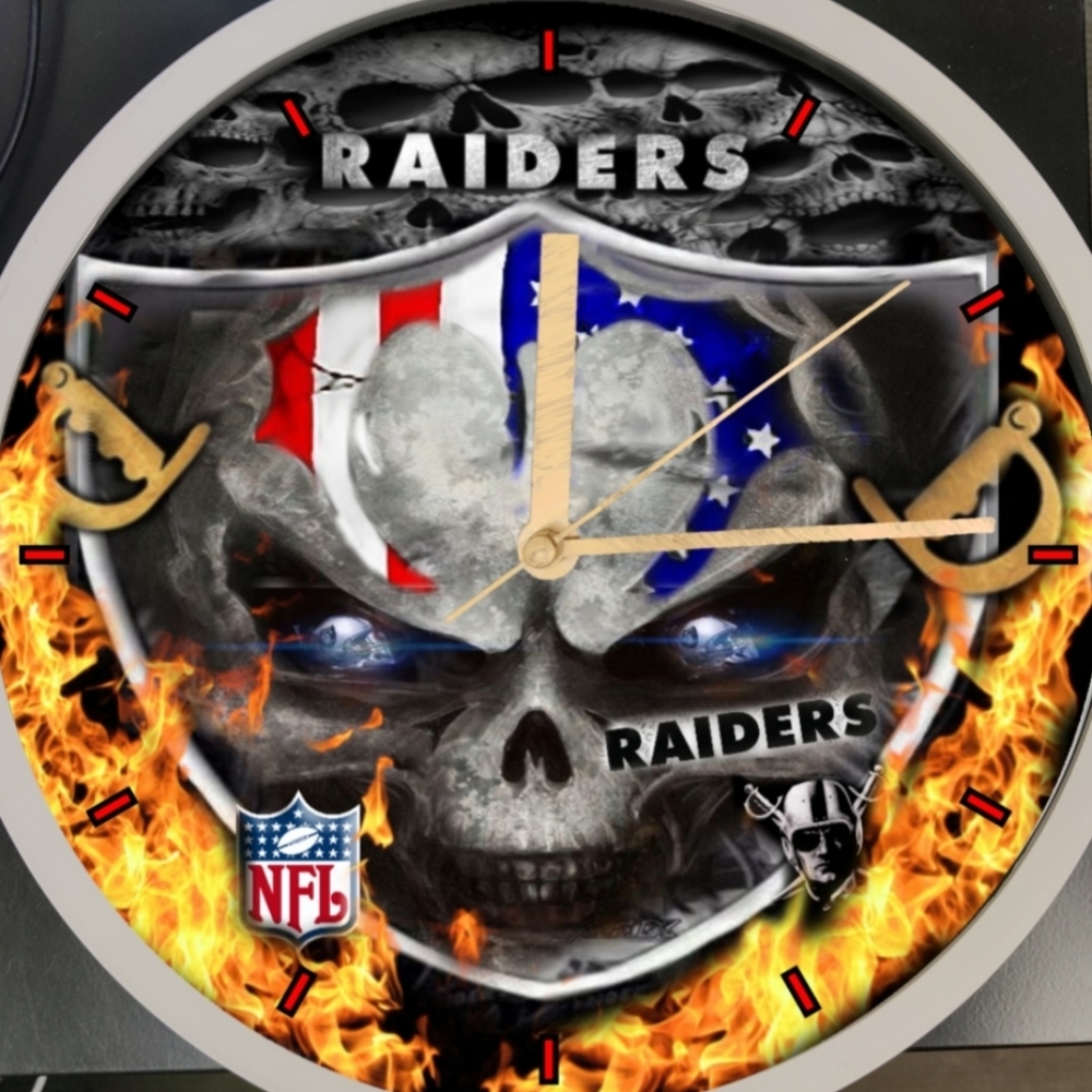 Raiders clock - Picture 5 of 5